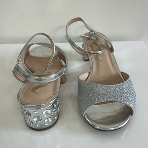 Nina silver sandals size 8 with 2 inch stunning bejeweled  heel